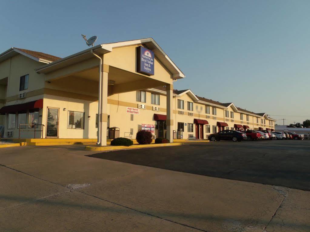 Americas Best Value Inn & Suites Harrisonville Exterior photo